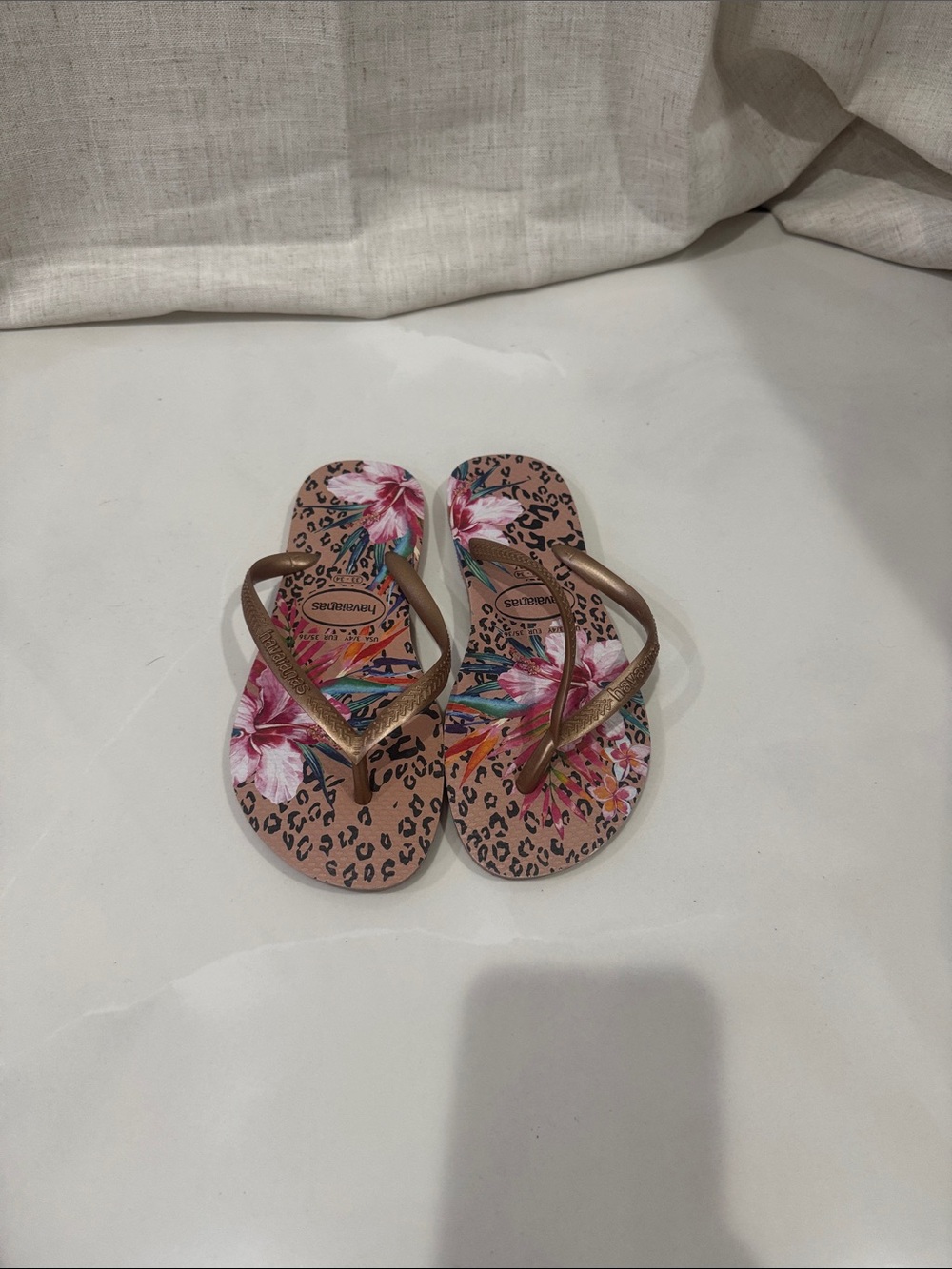 NEW - Kids Havaianas Floral Leopard Print Flip Flops with Metallic Brown Straps